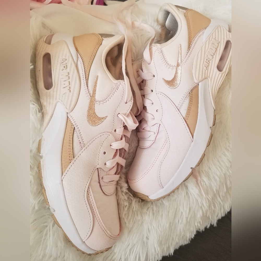 Womens shoes